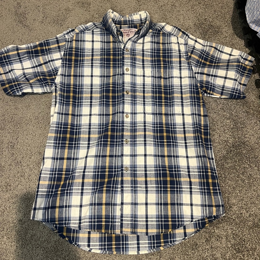 Men’s Medium Wrangler Rugged Wear Plaid Casual Button Down Shirt
